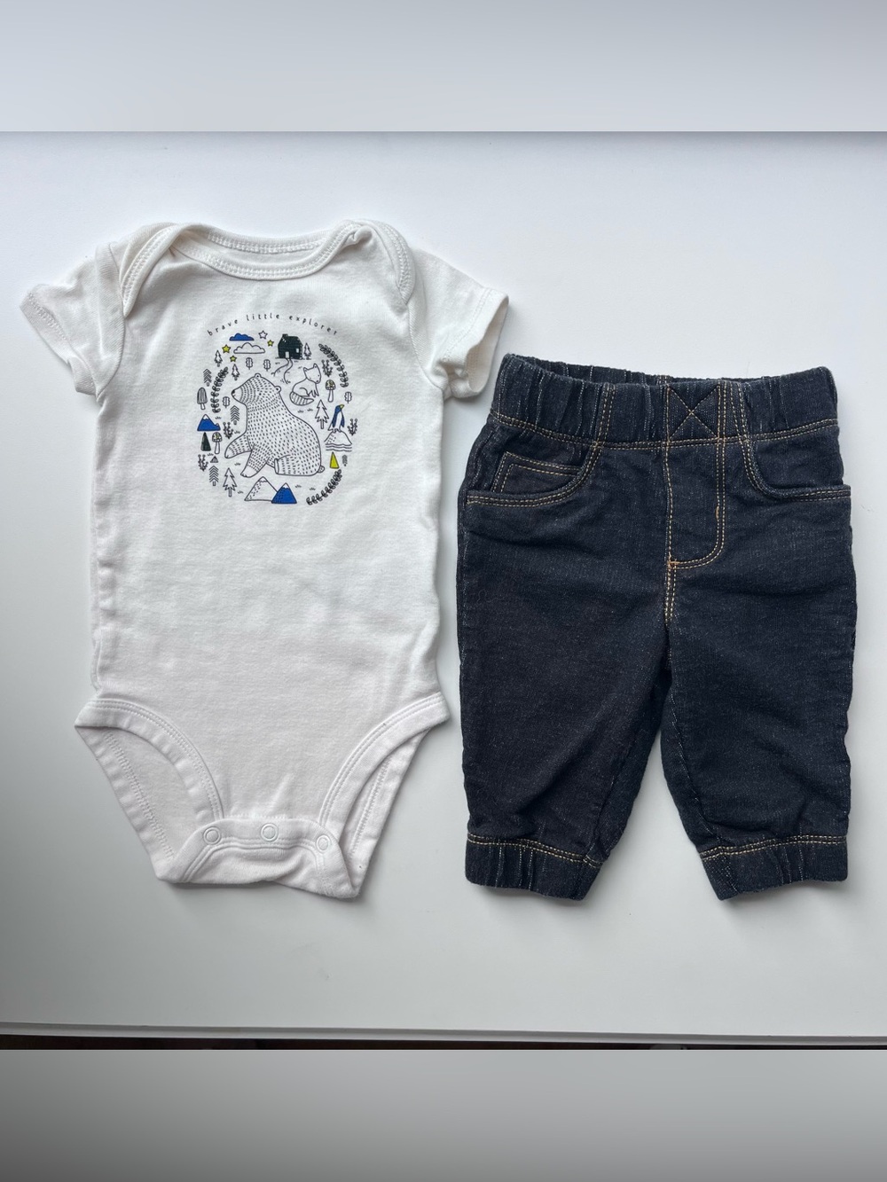 3/$10 CARTERS Baby boy outfit 3m